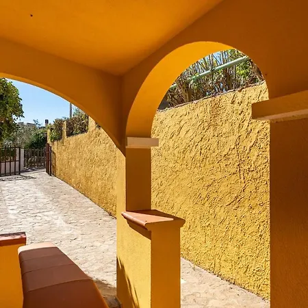 La Terrazza Su - *